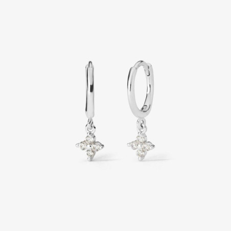 Par de aros estilo huggies con flor con circonitas en Plata 925