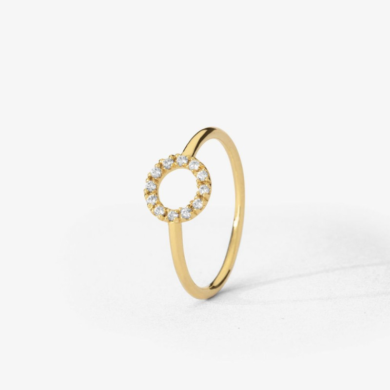 Anillo de oro 18k con círculo de circonitas
