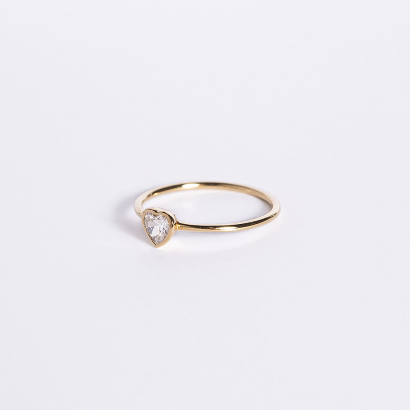 Anillo Oro 18k con circon en forma de corazon