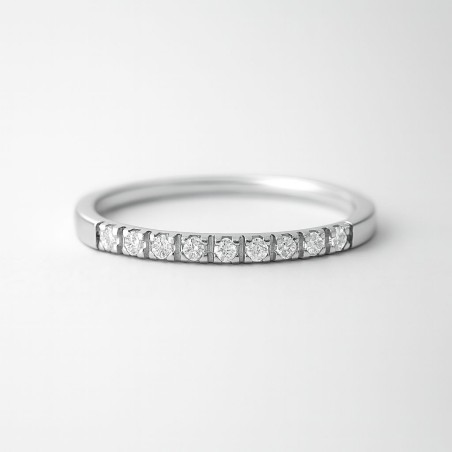 Anillo de oro 18k con circonitas