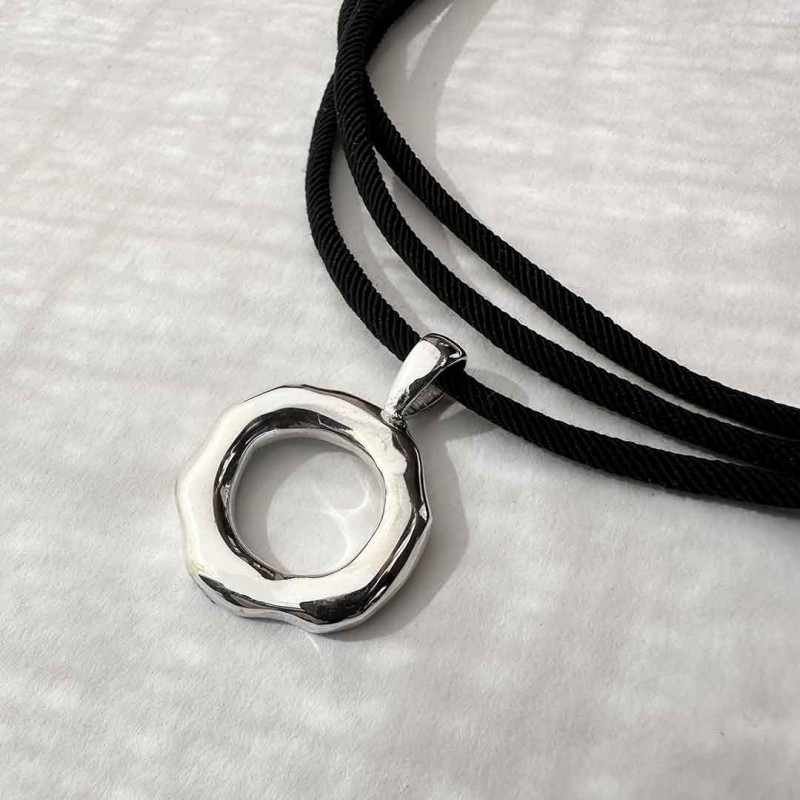 Collar Lazo Cordón con dije Circular Plata