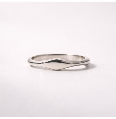 Anillo en Plata 925 con froma romboidal