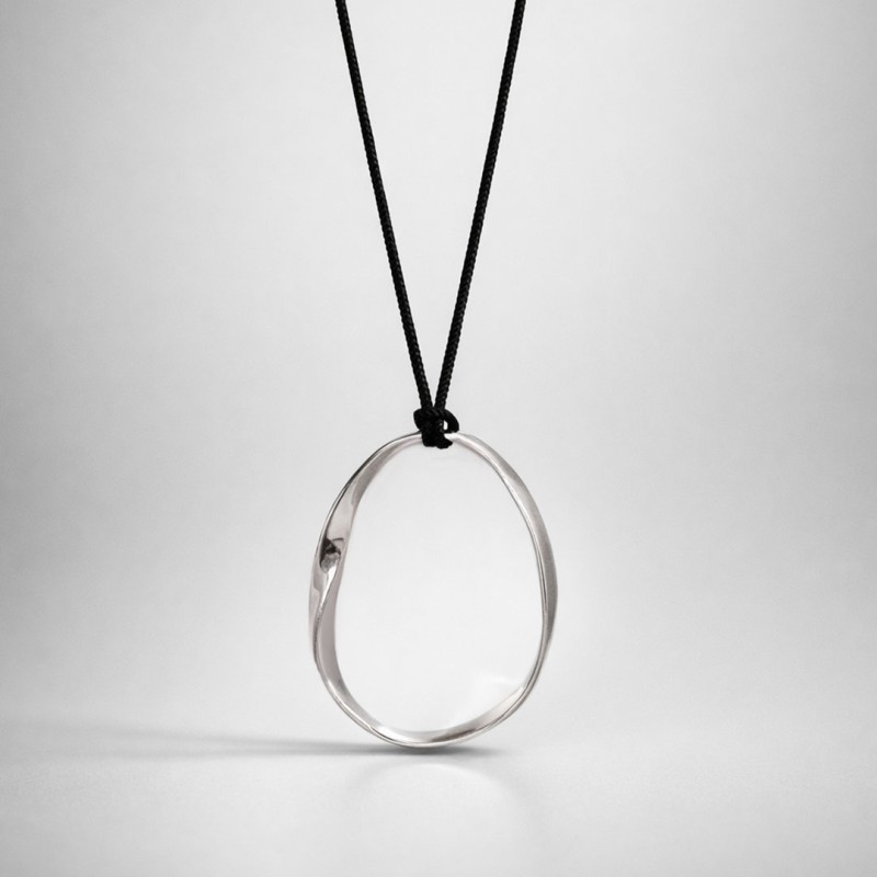Collar Lazo con Argolla Torzada diseño organico. Plata 925