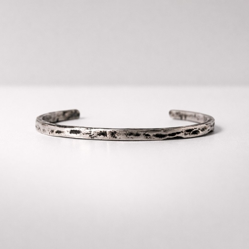 Pulsera esclava de hombre en plata 925 con acabado oxidado artesanal - De Dios Joyas