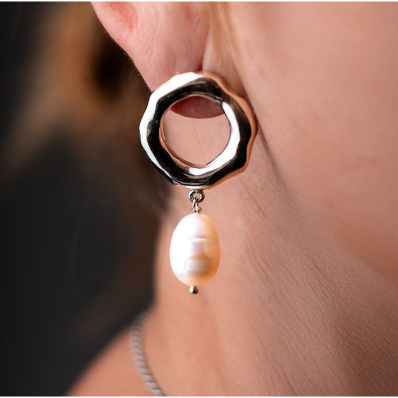 Pendientes circulares con perla