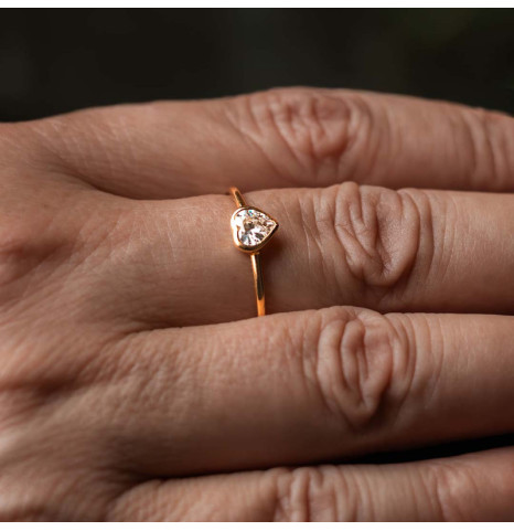 Anillo de Oro 18k Circón...