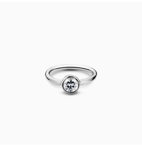Anillo Liso con circón...
