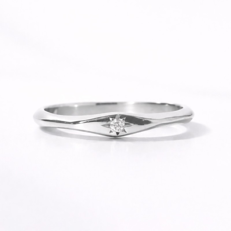 Anillo romboidal de plata 925 con circonita brillante central y baño de rodio - De Dios Joyas