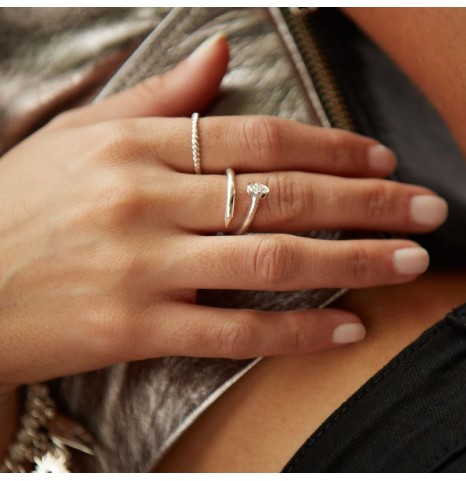 Anillo Clavo Circonitas...