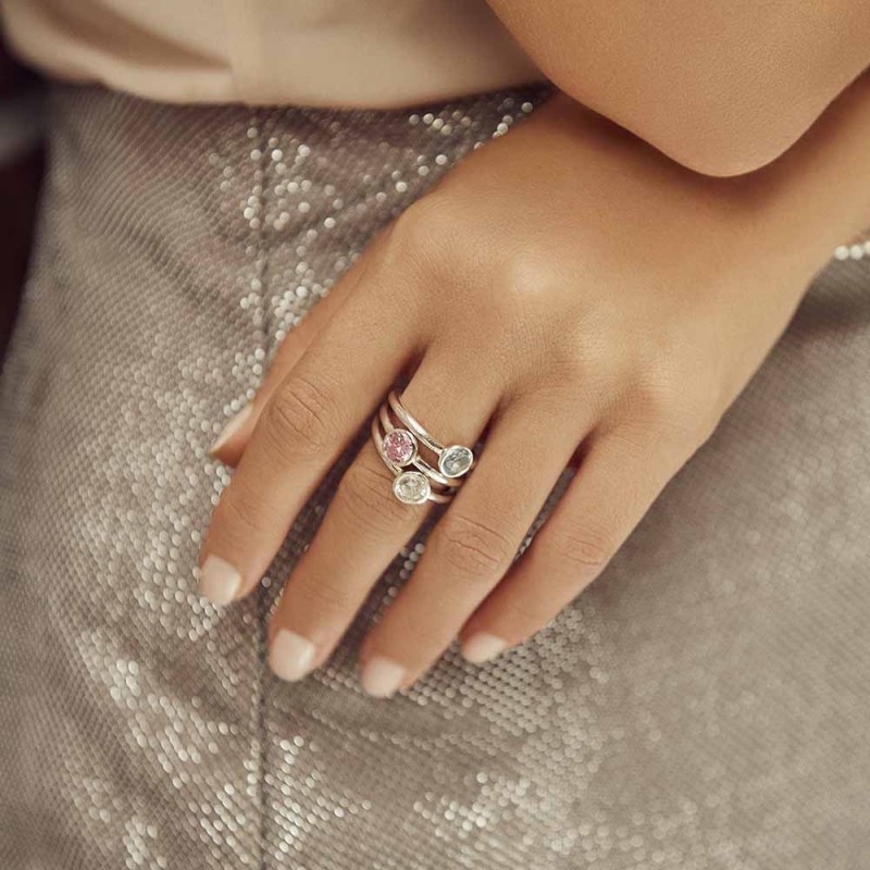Anillo Liso con circón Plata de ley