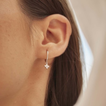 Aros Huggie con Flor circones Plata de ley