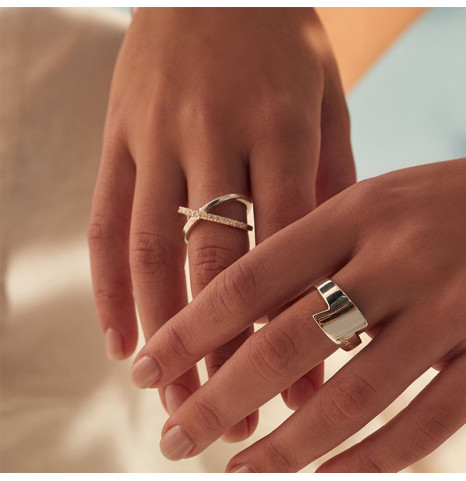 Anillo Cruzado Circonitas...
